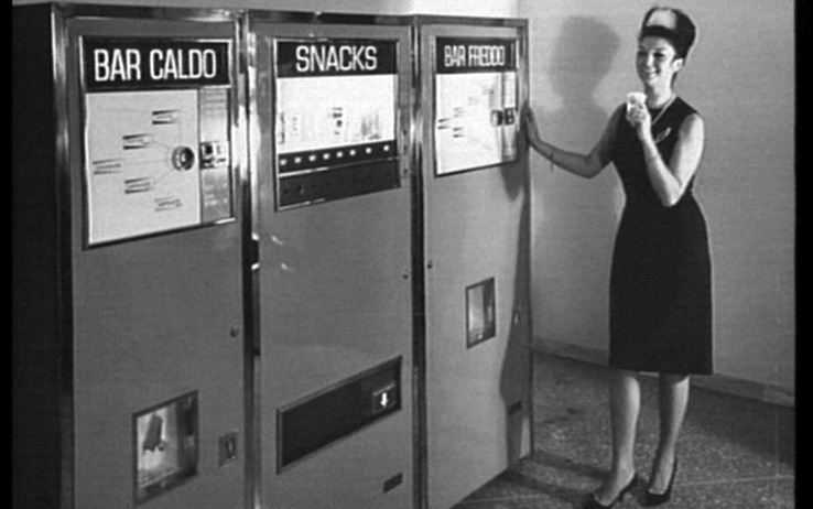 Storia della distrubuzione automatica in Italia